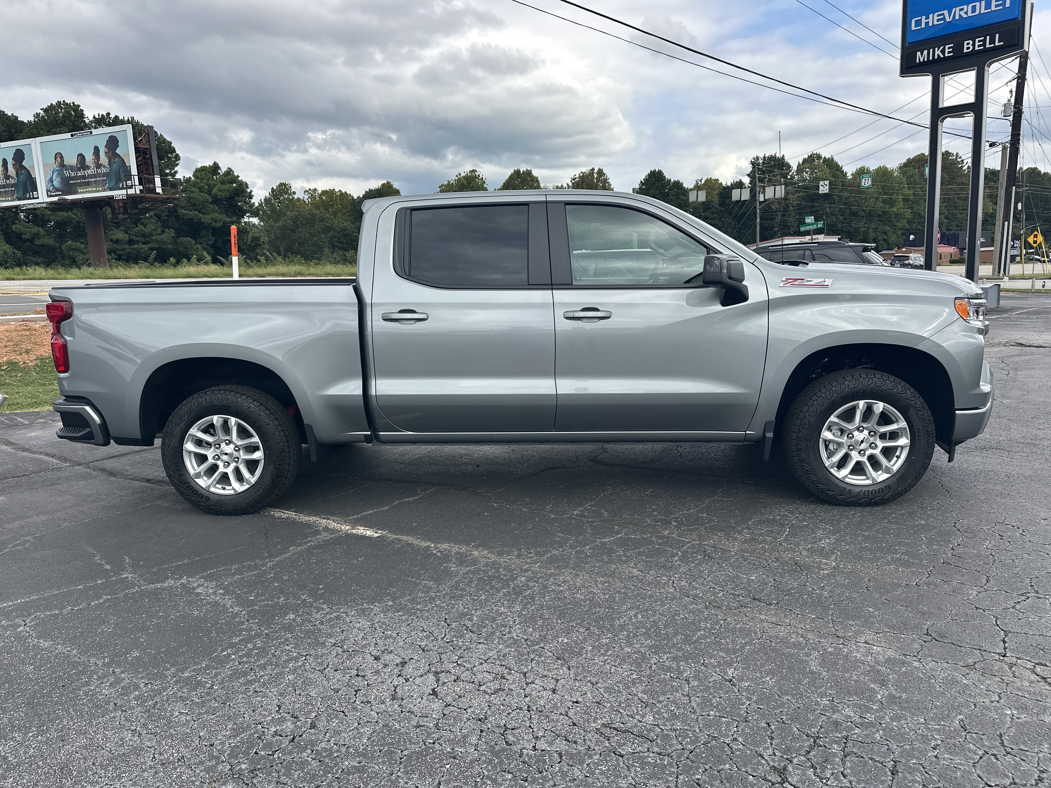 New 2026 Chevrolet Silverado 1500 RST AWD/4WD image 10