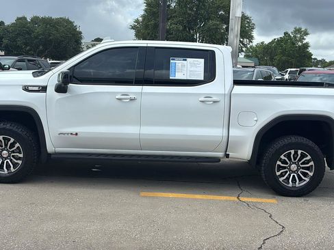Certified 2022 GMC Sierra 1500 AT4 w/ AT4 Premium Package AWD/4WD image 4