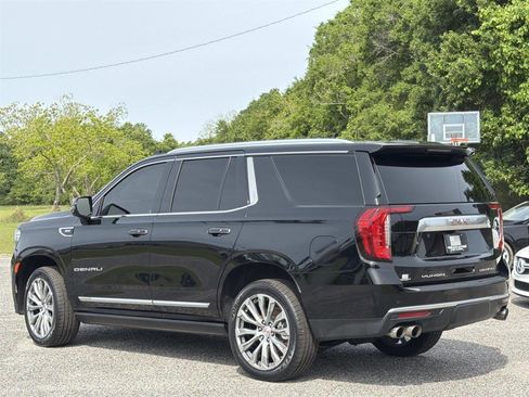 Used 2021 GMC Yukon Denali w/ Denali Premium Package image 4