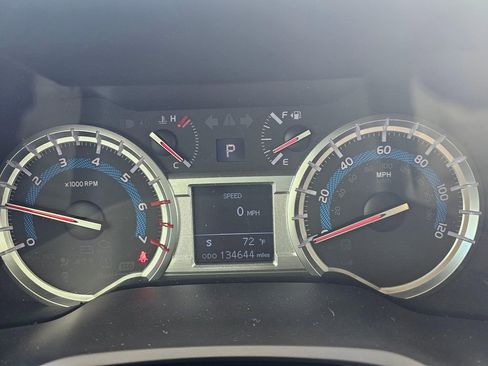 Used 2015 Toyota 4Runner SR5 AWD/4WD image 24