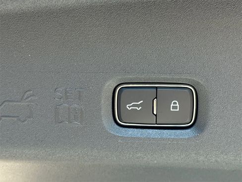 New 2025 Ford Expedition Active image 17