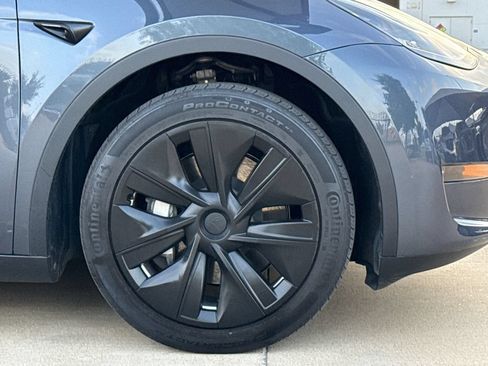 Used 2023 Tesla Model Y Long Range AWD/4WD image 5