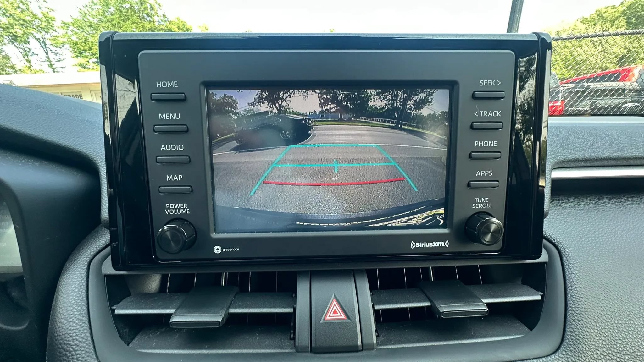 Used 2020 Toyota RAV4 LE AWD/4WD image 18