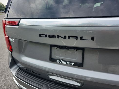 New 2026 GMC Yukon XL Denali w/ Denali Reserve Package AWD/4WD image 4