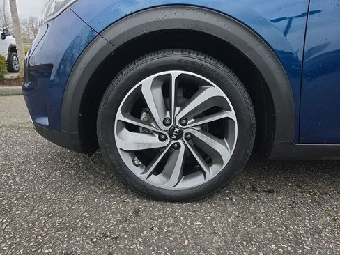 Used 2017 Kia Niro Touring image 39