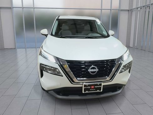 Used 2022 Nissan Rogue SV AWD/4WD image 3