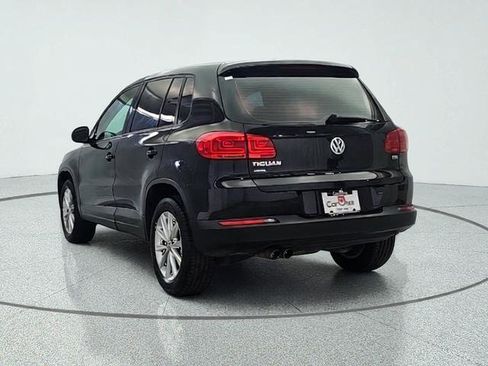 Used 2017 Volkswagen Tiguan Limited w/ Alloy Wheels Package image 6