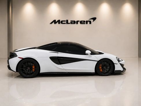Used 2018 McLaren 570S Spider RWD image 4