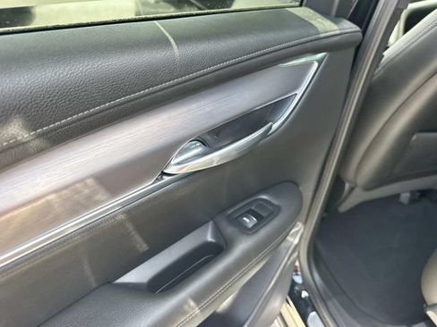 Certified 2023 Cadillac XT6 Luxury FWD image 14