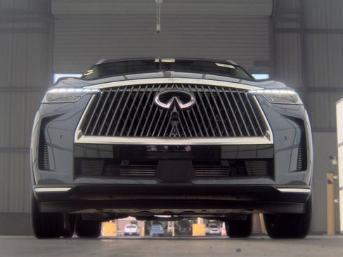 Certified 2026 INFINITI QX60 Luxe w/ Cargo Package FWD image 11