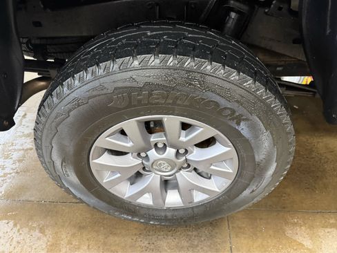 Used 2019 Toyota Tacoma SR5 image 31