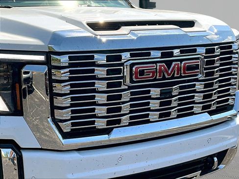 Used 2026 GMC Sierra 2500 Denali w/ Denali Reserve Package AWD/4WD image 33
