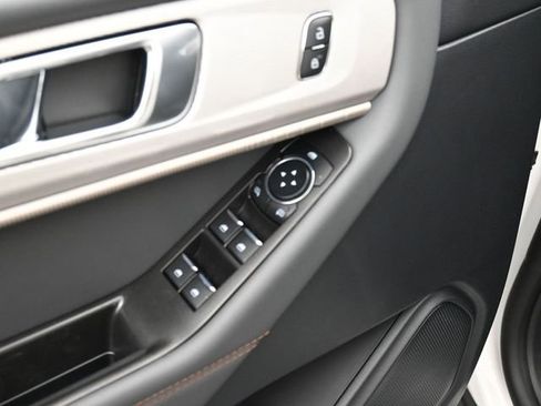 New 2026 Ford Explorer Active w/ Active Comfort Package image 14