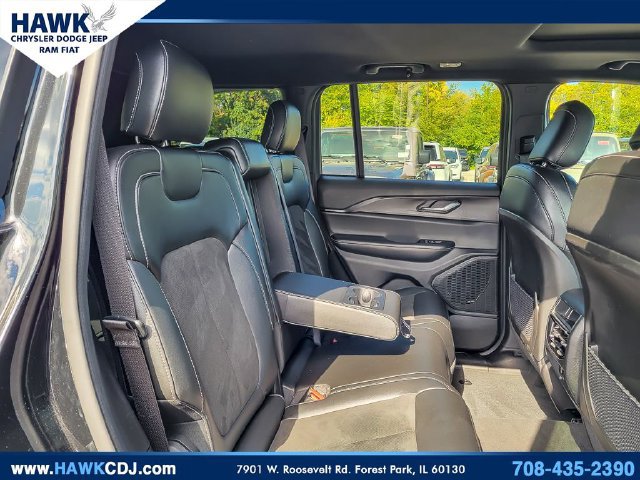 Certified 2025 Jeep Grand Cherokee Altitude AWD/4WD image 28