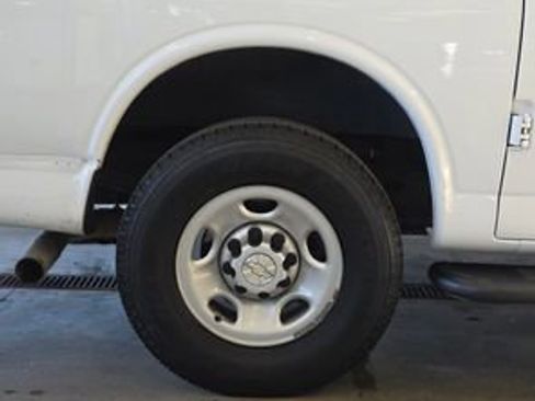 Used 2021 Chevrolet Express 2500 w/ Driver Convenience Package image 25