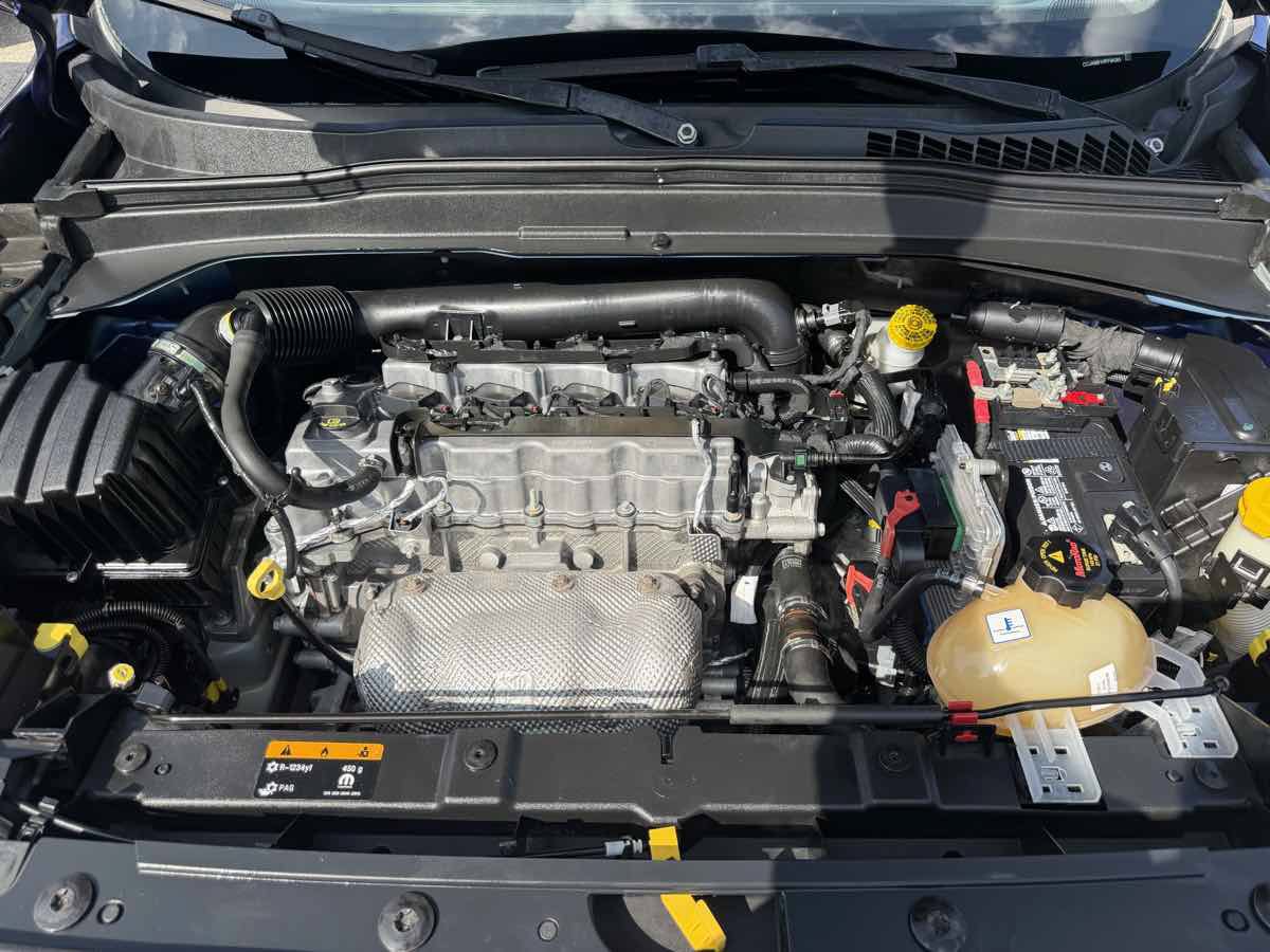 Used 2017 Jeep Renegade Altitude FWD image 23