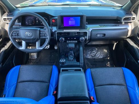 Used 2025 Toyota Tacoma TRD Sport AWD/4WD image 10