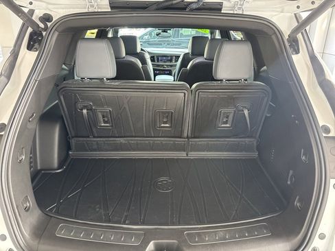 Used 2022 Buick Enclave Essence image 29
