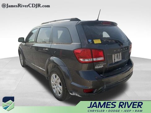 Used 2019 Dodge Journey SE w/ Premium Group FWD image 4