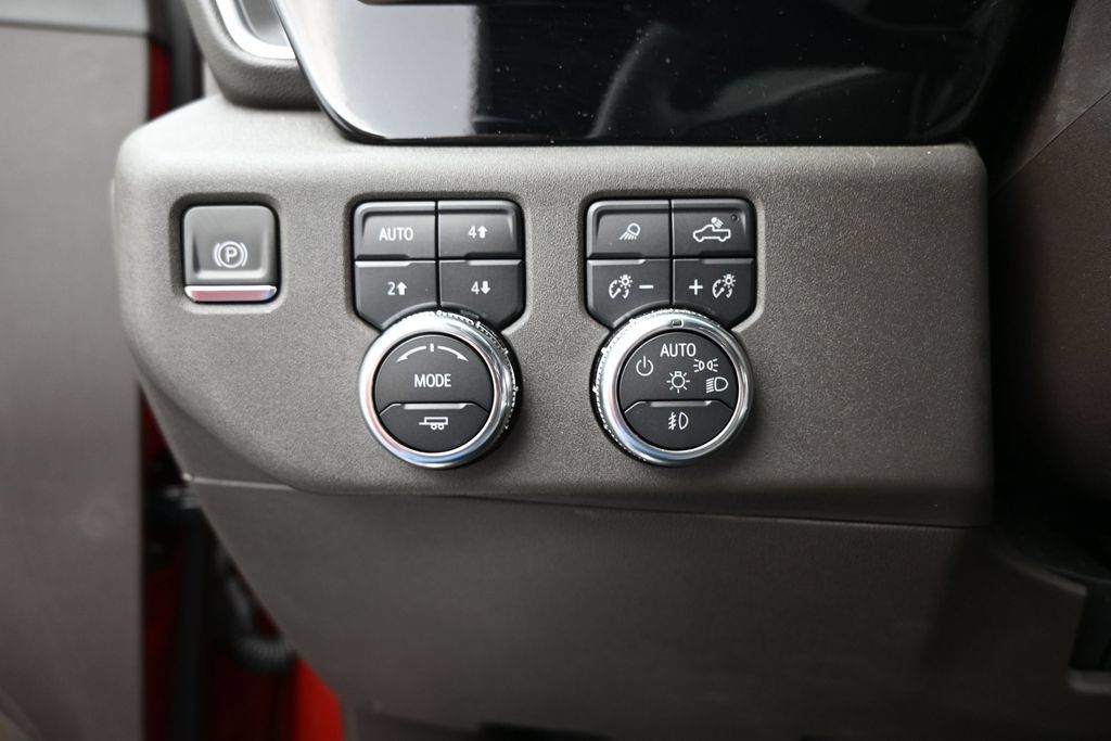 Used 2024 GMC Sierra 2500 SLT w/ SLT Premium Package AWD/4WD image 12