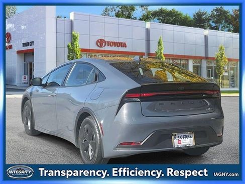 Certified 2024 Toyota Prius LE image 8