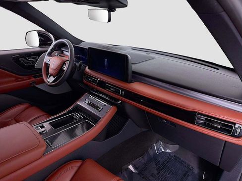 Used 2025 Lincoln Aviator Reserve w/ Equipment Group 201A image 24