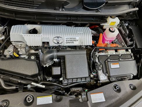 Used 2017 Toyota Prius V Five w/ Advanced Technology Package image 35