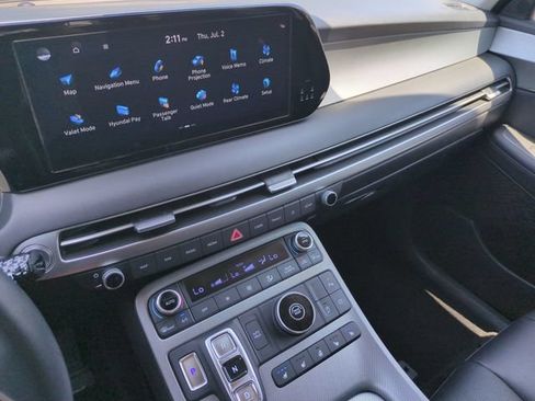 Used 2024 Hyundai Palisade SEL w/ Premium Package FWD image 11