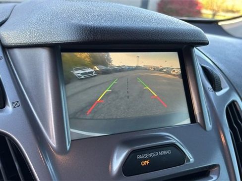 Used 2015 Ford Transit Connect XLT image 18
