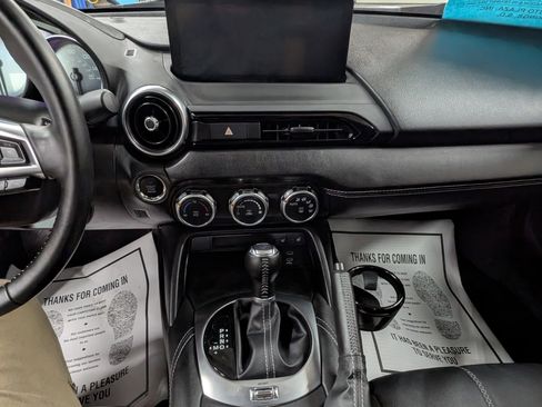 Used 2024 MAZDA MX-5 Miata Grand Touring image 17