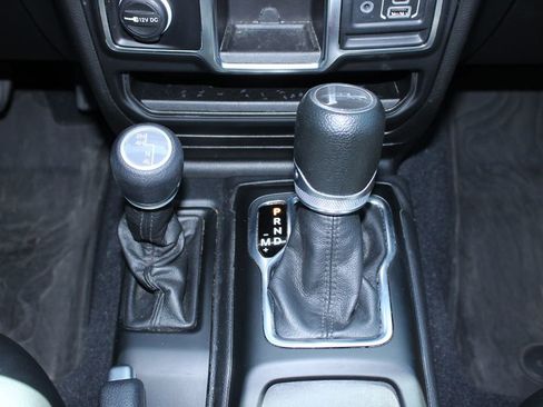 Used 2023 Jeep Gladiator Sport AWD/4WD image 23