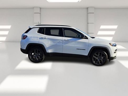 New 2026 Jeep Compass Latitude image 6