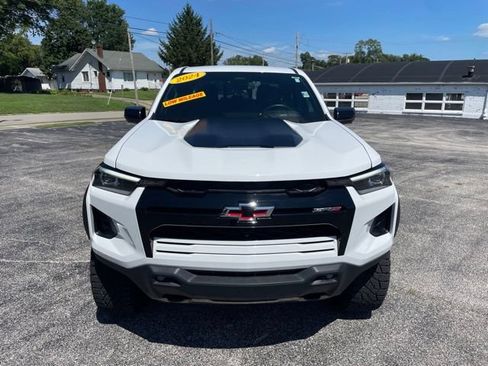 Used 2024 Chevrolet Colorado ZR2 w/ ZR2 Convenience Package III AWD/4WD image 2