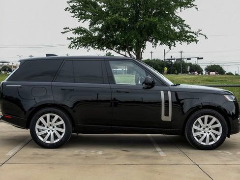 Used 2024 Land Rover Range Rover SE AWD/4WD image 7
