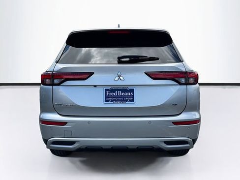 Used 2022 Mitsubishi Outlander SE AWD/4WD image 7