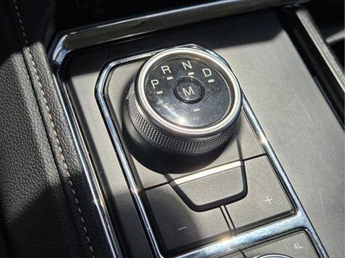 Used 2024 Ford Expedition XLT AWD/4WD image 28