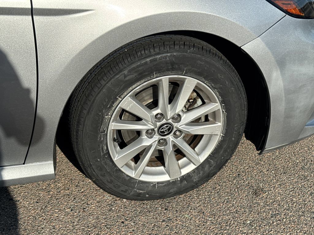 Used 2025 Toyota Camry LE FWD image 43