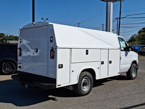 New 2026 Ford E-350 and Econoline 350 Super Duty w/ Power Equipment Group image 6