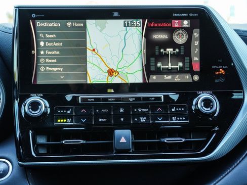 Used 2020 Toyota Highlander Platinum image 23