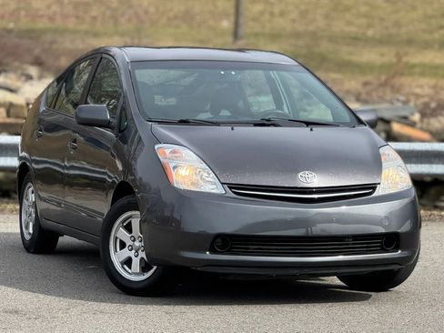 Used 2009 Toyota Prius Hatchback 4D image 2