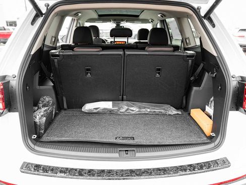 New 2026 Volkswagen Atlas Peak Edition image 14