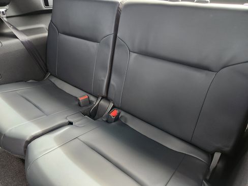 New 2025 Mitsubishi Outlander SE image 10