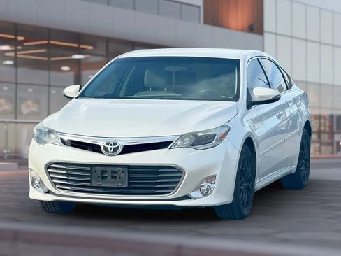 Used 2015 Toyota Avalon XLE FWD image 2