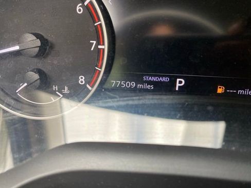 Used 2023 Nissan Rogue SV image 24