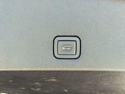 Used 2024 Cadillac XT6 Premium Luxury image 14