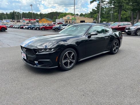 Used 2024 Ford Mustang Premium image 3