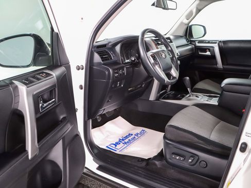 Used 2020 Toyota 4Runner SR5 image 3