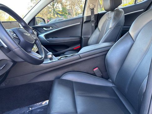 Used 2025 Genesis G70 2.5T image 10