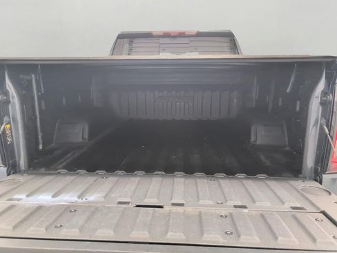 Used 2022 GMC Sierra 1500 AT4 w/ AT4 Premium Package AWD/4WD image 17