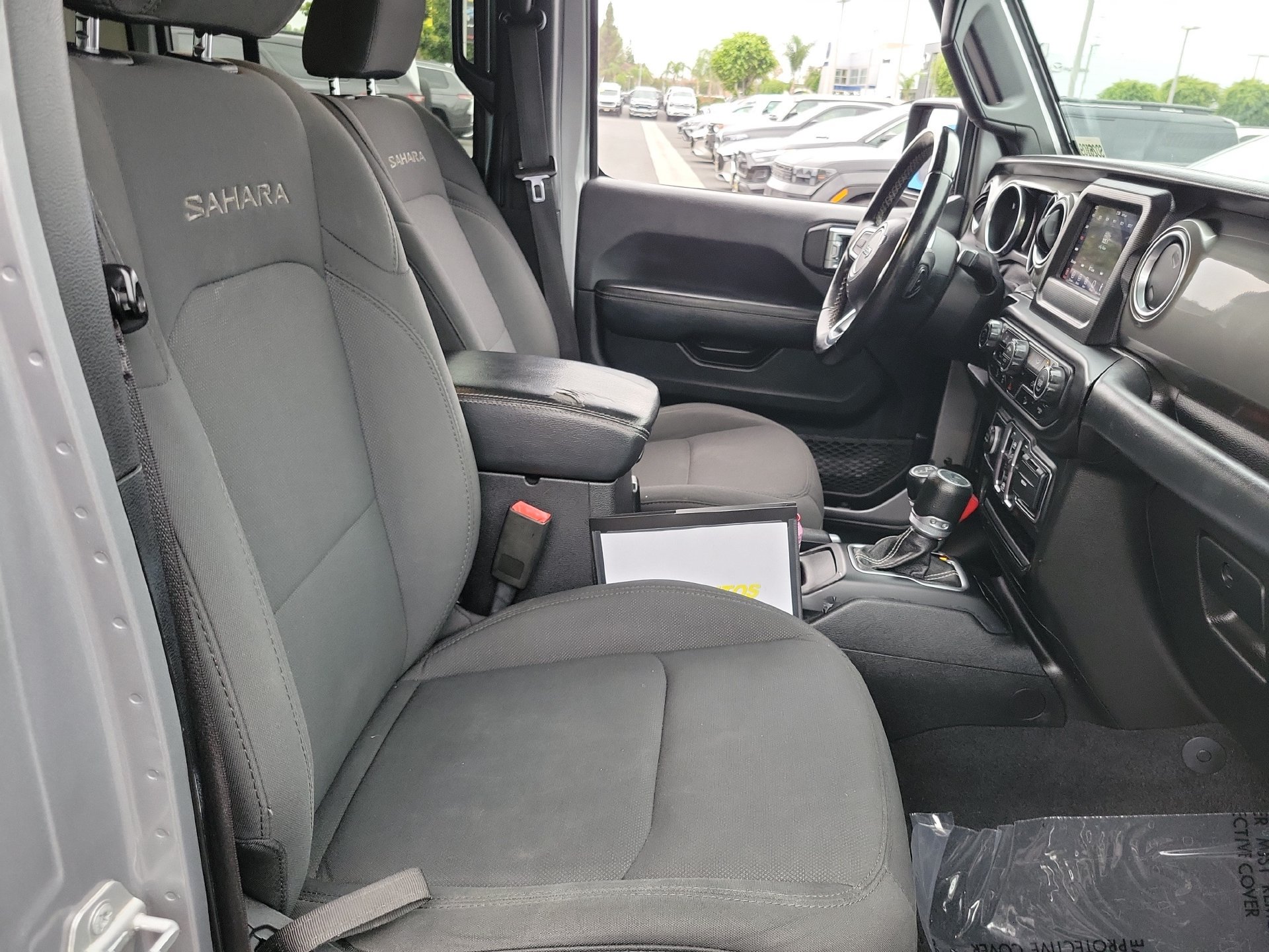 Used 2020 Jeep Wrangler Unlimited Sahara AWD/4WD image 20